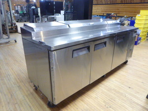 Aurora Pizza Prep Table Refrigerator
