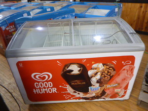 AHT Novelty Chess Freezer