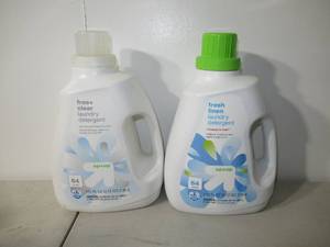 lot 61 image: Set of 2 Laundry Detergent - Fresh Linen & Free & Clear - up&up