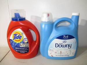 lot 85 image: Mixed Lot Tide 92fl oz Laundry Detergent & Downy Ultra 140fl oz Cool Cotton Liquid Fabric Softener