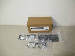 lot 217 image: Foster Grant Full Frame Plastic Fashion Reading Glasses 2.00