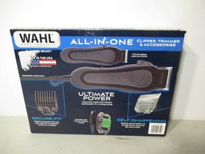 lot 220 image: Wahl Deluxe Performance Haircutting Kit