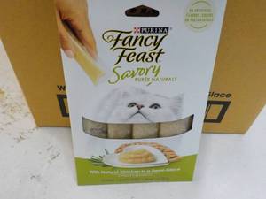 30 x 4 packs Purina Fancy Feast Chi...