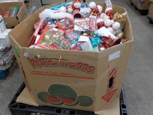 Pallet of New Holiday Overstock D...