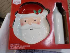 Holiday Plate, Milk Bottle, and 4 P...