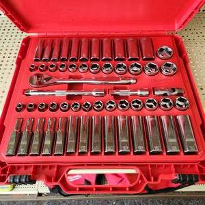 New Open Box Milwaukee 56pc 38 Drive Socket Set SAEMetric 48-22-9008