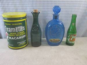 lot 25 image: (CS) Vintage Bottles and Creamettes...