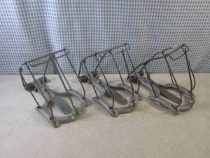 lot 39 image: (A-3) 3 Nash Mole Traps...