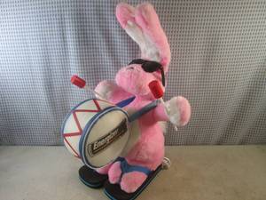 lot 41 image: (FS) Plush Energizer Bunny 21 Tall...