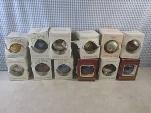 lot 74 image: (CSB) Assorted Vintage Christmas Or...