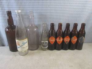 lot 79 image: (A-2) Assorted Vintage Bottles - Li...