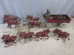 lot 157 image: (BSB) Vintage Cast Iron Horses and ...