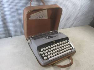 lot 166 image: (D-3) Vintage Brother Valiant Porta...