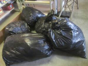lot 174 image: (BR1) 4 Big Bags of Bedding 1 Big B...