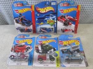 lot 222 image: (EC1) Assorted Hot Wheels in Packag...