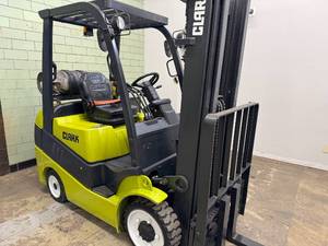 lot 3 image: 2018 Clark C25L 5000lb LPG Forklift