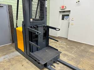 lot 6 image: 2014 Junghenrich EKS308 Order Picker