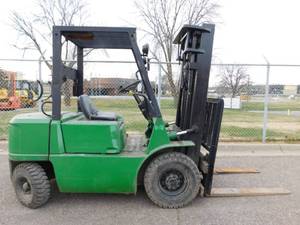 lot 12 image: Mitsubishi FG25 LP Forklift - For Repair