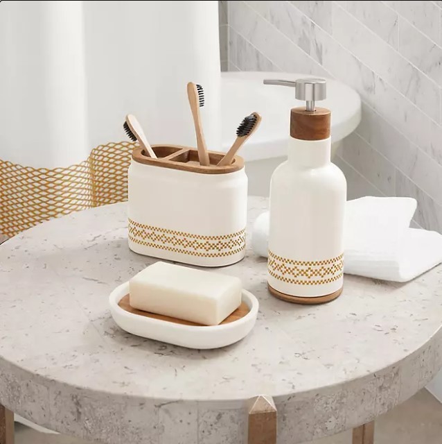 lot 224 image: NEW Members Mark 6-Piece Premium Bath Set - Golden Sunshine