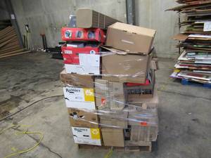 lot 100 image: Pallet of Store Overstock Store and Ecommerce Product and Returns