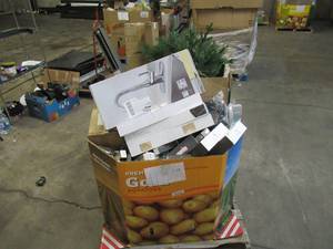 lot 113 image: Pallet of Overstock Store and Ecommerce Product and Returns
