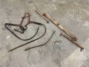 lot 27 image: Double Tree Yoke and Other YokeHarness Accessories
