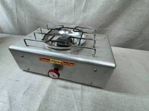lot 37 image: Antique Coleman 5404 Picnic Stove
