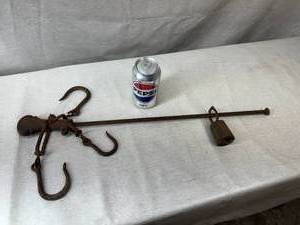lot 47 image: Vintage Balance Scale and Counter Weight