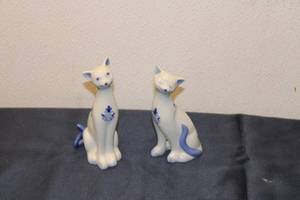 lot 96 image: Pair of Andrea by Sadek Porcelain Cat Figurines