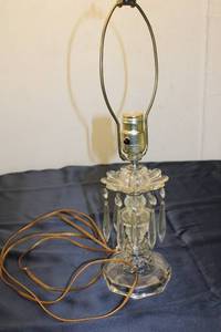 lot 103 image: Vintage Crystal Table Lamp with Decorative Accents
