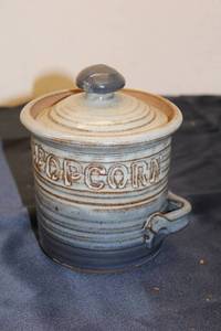 lot 105 image: Vintage Ceramic Popcorn Container with Lid