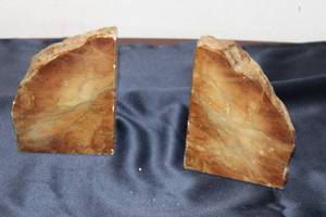 lot 126 image: Pair of Natural Stone Bookends with Unique Patterns