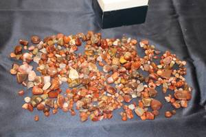 lot 134 image: Large Collection of Polished Agate and Jasper Stones - Over 400 pieces