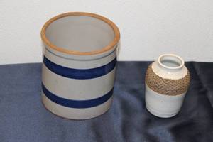 lot 146 image: Set of 2 Vintage Ceramic Pottery Vases with Decorative Stripes