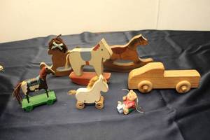 lot 160 image: Lot of 7 Vintage Wooden Toy Animals and Truck