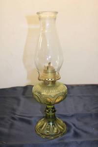 lot 161 image: Vintage Green Oil Lantern with Clear Glass Chimney