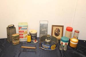 lot 193 image: Vintage Kitchen Collectibles Lot including Ginger Wafer Tin and Ice-Box Cake Pan
