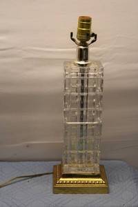 lot 207 image: Vintage Crystal Table Lamp with Gold Base