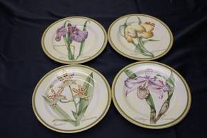 lot 227 image: Set of 4 American Atelier Floral Design Plates