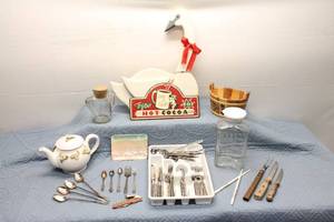 lot 254 image: Mixed Lot of Vintage Kitchenware including Teapot, Glass Jar, and Decorative Swan
