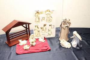 lot 261 image: Complete Vintage Nativity Set with Stable, Figures, and Accessories
