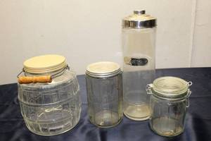lot 281 image: Collection of 4 Vintage Glass Storage Jars with Lids