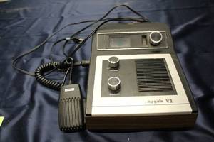 lot 284 image: Hy-Gain VII CB Radio with Microphone
