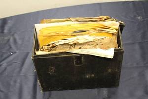 lot 334 image: Collection of Vintage 78 RPM Records in Storage Box
