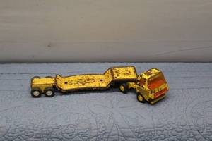 lot 344 image: Vintage Tonka Yellow Truck and Flatbed Trailer