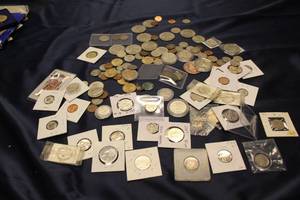 lot 360 image: Large Collection of Vintage U.S. Coins - Over 50 Pieces