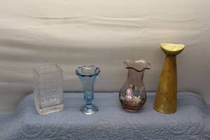 lot 362 image: Collection of 6 Decorative Vases and Cups