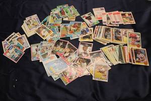 lot 375 image: Large Lot of Vintage Baseball Cards Including Stars and Rookies