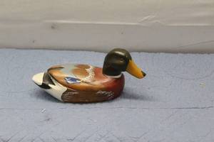 lot 385 image: Handcrafted Wooden Duck Decoy - Vintage Decor
