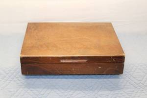 lot 386 image: Vintage Silver Plated Flatware Set with Wooden Storage Box
